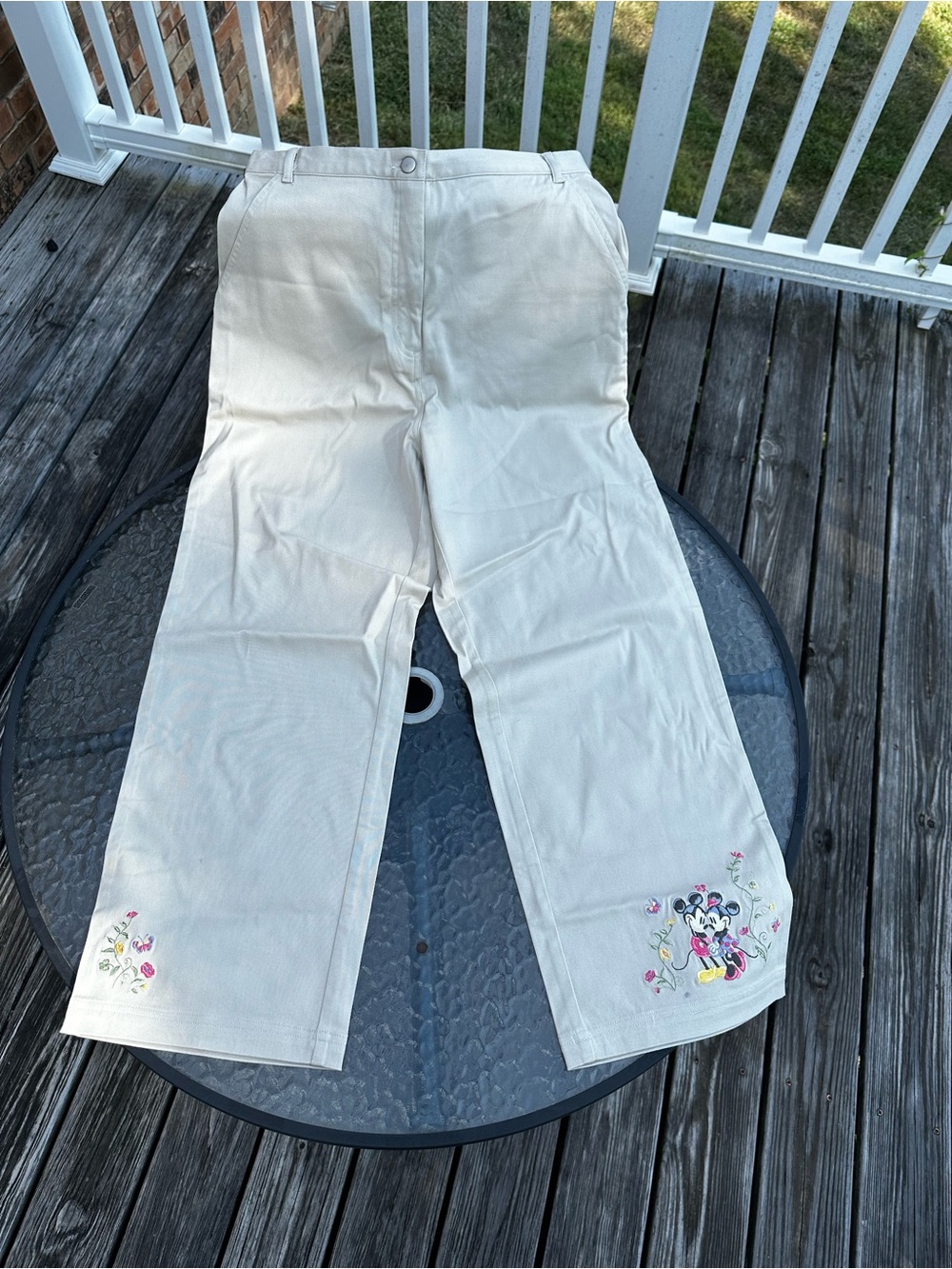 Vintage Disney Store Minnie Mouse Embroidered Crop Pants Size M